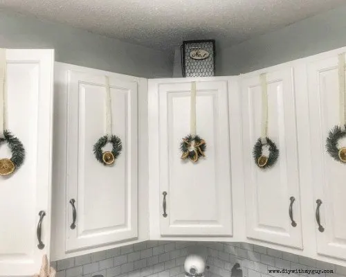Mini Wreaths For Kitchen Cabinets