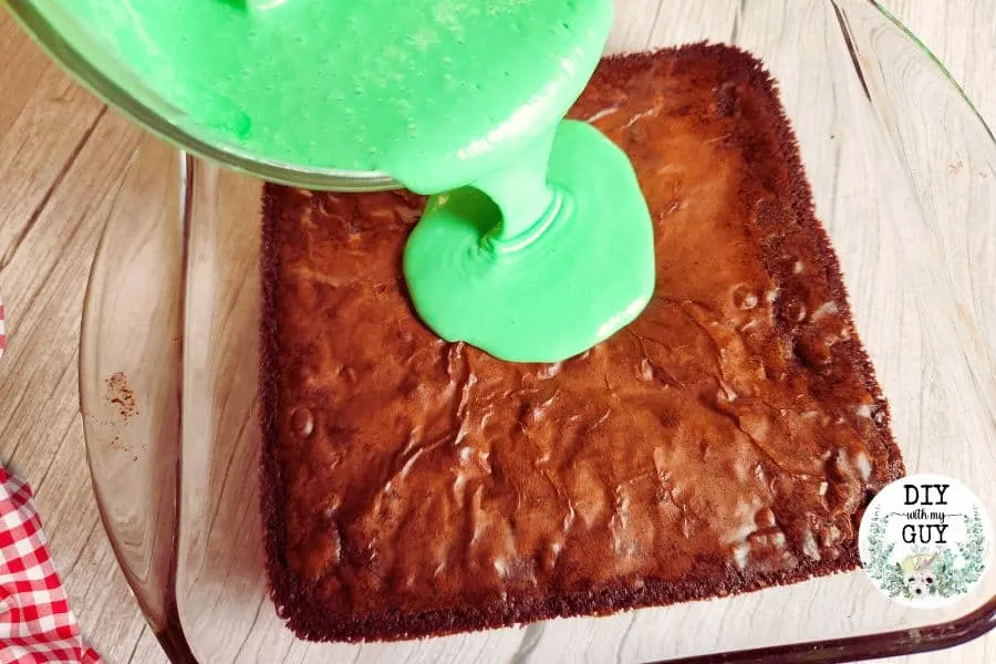 Green icing for Grinch brownies